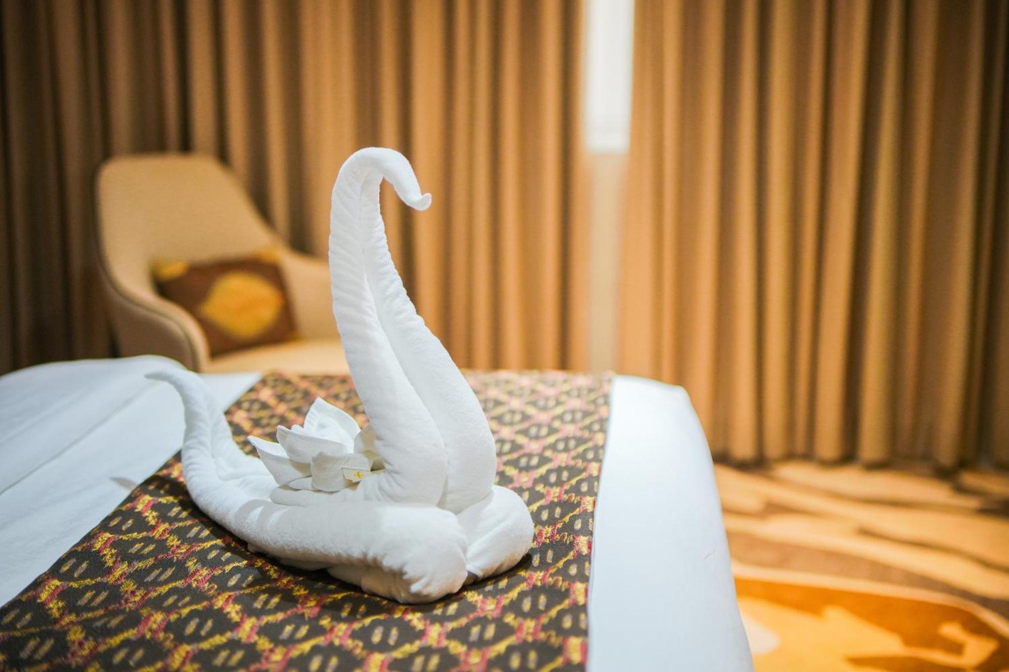 The Hotel Andrea Cauayan City  Εξωτερικό φωτογραφία